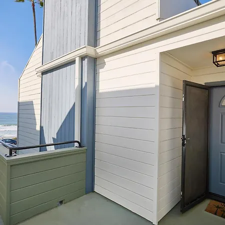 Coastal Luxury With Panoramic Ocean View Vila